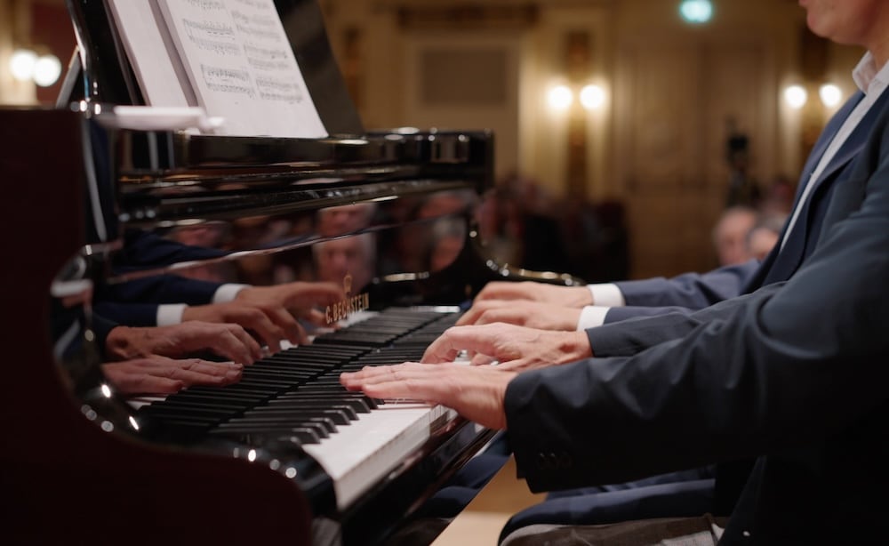 Zwanzig Finger Mikayel Balyan Eduardo Torbianelli